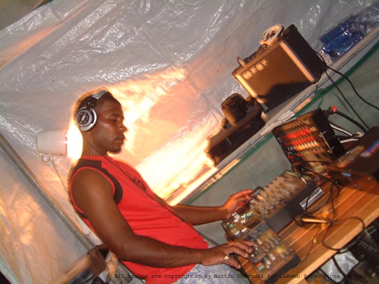 djbaz-crawen-dancing1